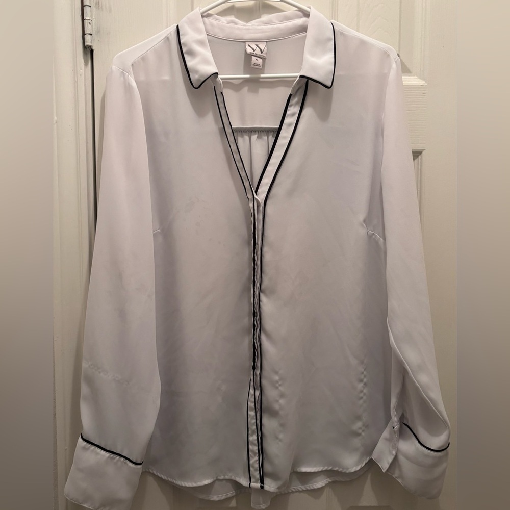 Worthington Brand White Button Down Shirt with Black Trim